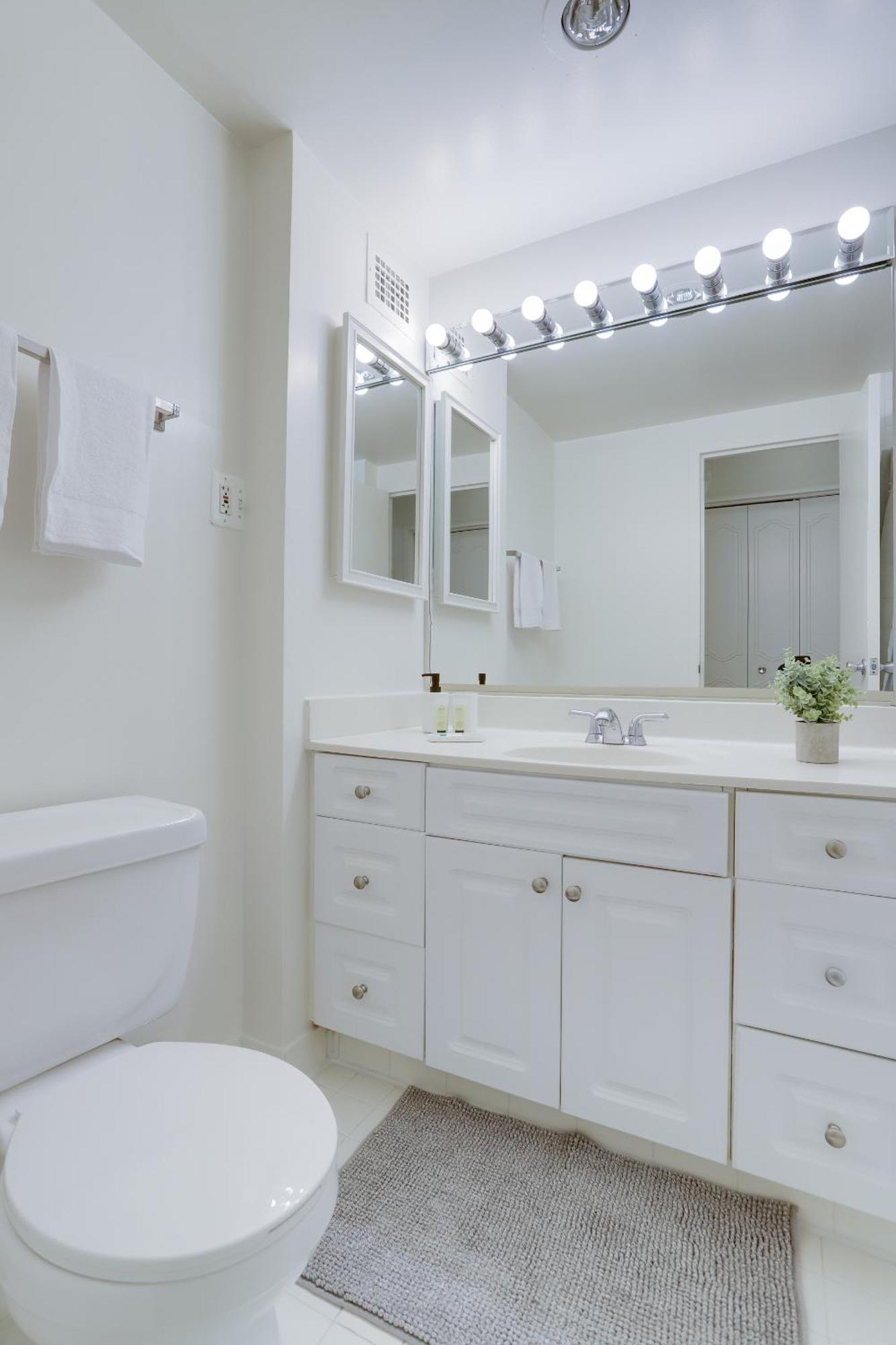 Spacious 2 Bedrooms Apt @Crystal City With Gym Arlington Exterior foto